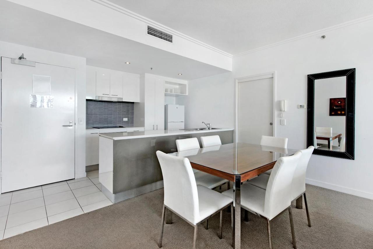 Ultiqa Freshwater Point Resort Broadbeach Guldkusten Exteriör bild
