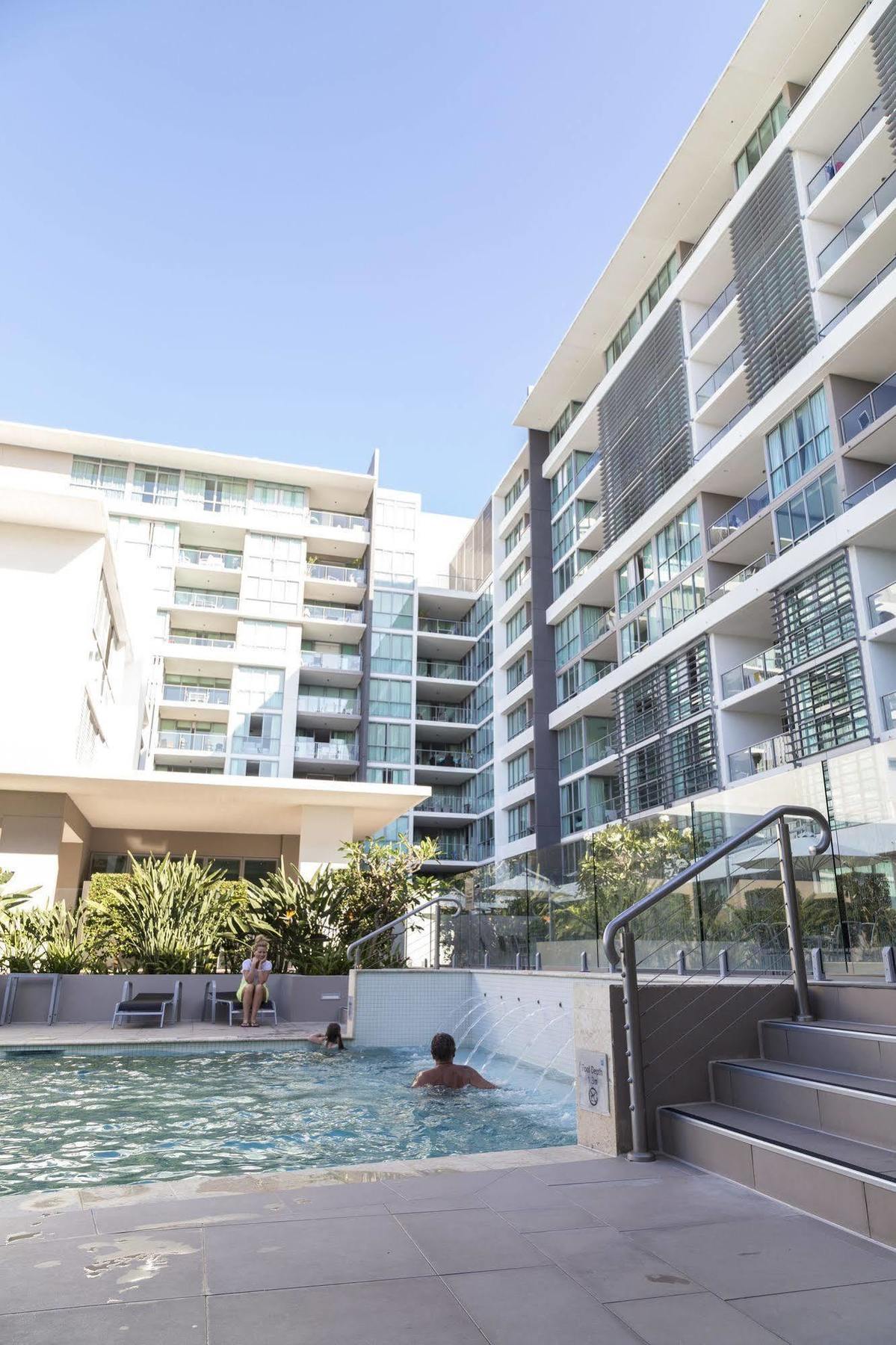 Ultiqa Freshwater Point Resort Broadbeach Guldkusten Exteriör bild